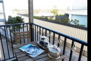 格雷奈爾格的住宿－Luxurious Beach Front Apt with Ocean View Balcony，相簿中的一張相片