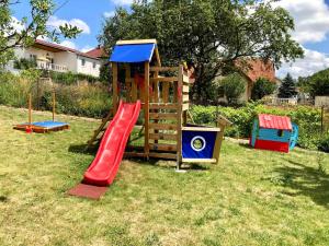 Zona de joacă pentru copii de la Apartmán Pod Kaštany