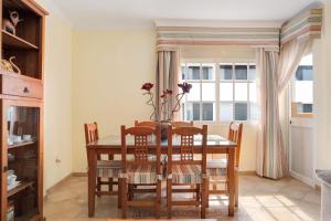 Posedenie v ubytovaní Apartamento El Tajo