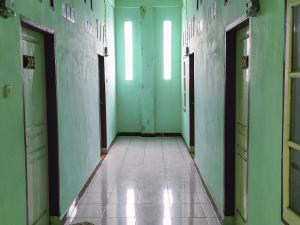Galeriebild der Unterkunft Johje Guest House Medan Mitra RedDoorz in Medan