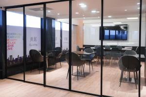 Hub Hotel - Songshan Airport Branchにあるビジネスエリアまたは会議室