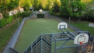 Tenis lub squash w obiekcie camping Le moulin lub w pobliżu