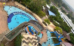 Bazén v ubytování Taman Air Lagoon Resort at A921, unlimited waterpark access, Melaka nebo v jeho okolí + 5 fotografií