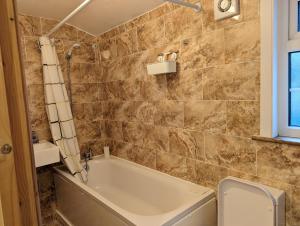 Ένα μπάνιο στο Fully-equipped flat in the city of London +23 φωτογραφίες