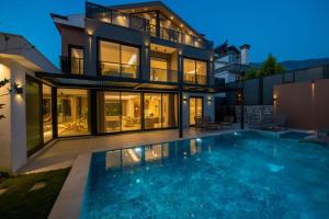 Galeriebild der Unterkunft Luxury and Special Design Villa in Hisarönü Center -Villa Bling Premium in Fethiye