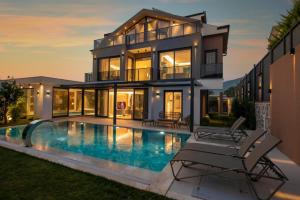 Galeriebild der Unterkunft Luxury and Special Design Villa in Hisarönü Center -Villa Bling Premium in Fethiye