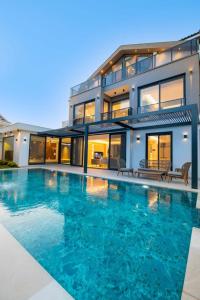 Galeriebild der Unterkunft Luxury and Special Design Villa in Hisarönü Center -Villa Bling Premium in Fethiye