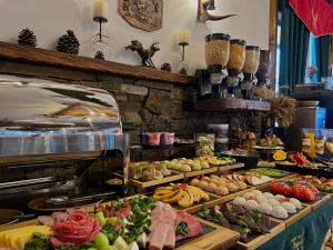 Jedlo v ubytovaní bed & breakfast alebo blízkom okolí