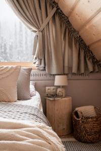 Posteľ alebo postele v izbe v ubytovaní Osada Roztoki - Luxury Chalets