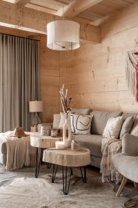 Posedenie v ubytovaní Osada Roztoki - Luxury Chalets