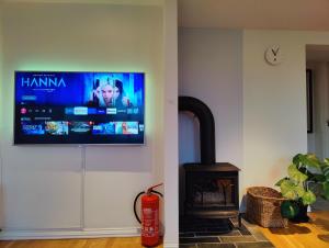 TV a/nebo společenská místnost v ubytování Apartment Ulsteinvik
