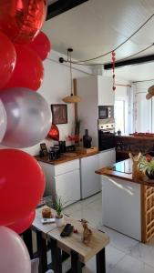 Φωτογραφία από το άλμπουμ του Villa piscine balnéothérapie et jacuzzi entièrement privée σε Barras