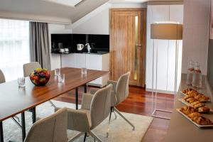 TV a/nebo společenská místnost v ubytování Leonardo Boutique Hotel Krakow City Center