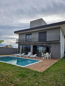 Φωτογραφία από το άλμπουμ του Casa de Campo na Represa de Paranapanema Riviera de Sta Cristina XIII σε Paranapanema