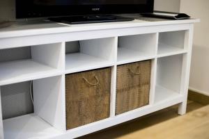 Telewizja i/lub zestaw kina domowego w obiekcie Bakea by Smiling Rentals