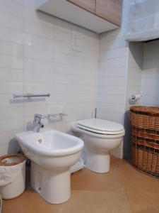 Ένα μπάνιο στο Stanza Porolla - matrimoniale con bagno privato