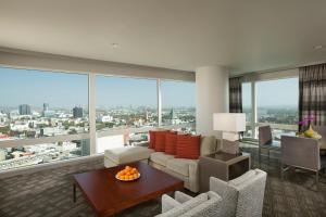 Posezení v ubytování Loews Hollywood Hotel