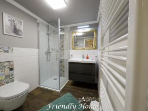 Koupelna v ubytování Friendly Home - Doppelappartement "Vitality" Koeln Bonn Phantasialand