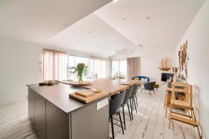 Fotografia z galérie ubytovania Maison pour 9 - Jacuzzi - 300m de la plage v destinácii Noirmoutier-en-l’Île