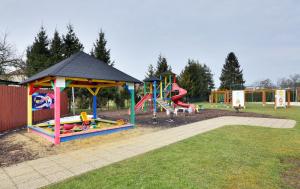 Детска площадка в Restaurace a penzion Kamenec