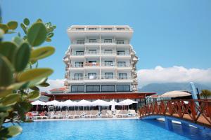 Бассейн в Sey Beach Hotel & Spa или поблизости