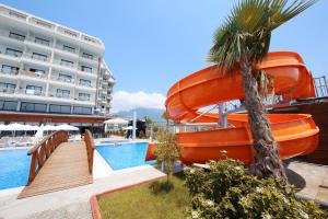 Бассейн в Sey Beach Hotel & Spa или поблизости