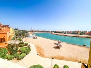 Galeriebild der Unterkunft Spacious Design Apt in Gouna at Infinity Pool and Lagoon View in Hurghada