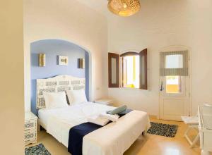 Galeriebild der Unterkunft Spacious Design Apt in Gouna at Infinity Pool and Lagoon View in Hurghada