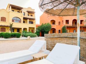 Afbeelding uit fotogalerij van Spacious Design Apt in Gouna at Infinity Pool and Lagoon View in Hurghada
