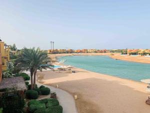 Afbeelding uit fotogalerij van Spacious Design Apt in Gouna at Infinity Pool and Lagoon View in Hurghada