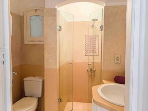 Afbeelding uit fotogalerij van Spacious Design Apt in Gouna at Infinity Pool and Lagoon View in Hurghada