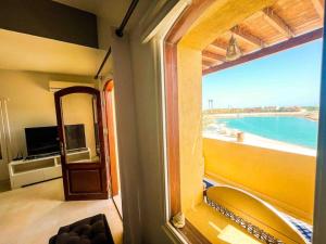 Afbeelding uit fotogalerij van Spacious Design Apt in Gouna at Infinity Pool and Lagoon View in Hurghada