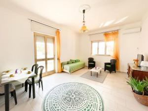 Posezení v ubytování [50m from the sea] Villa Smeralda