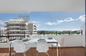 Gallery image of Cozy apartment with seaview 300m from Vau beach in Portimão +20 photos