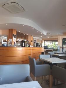 A restaurant or other place to eat at Hotel Prater