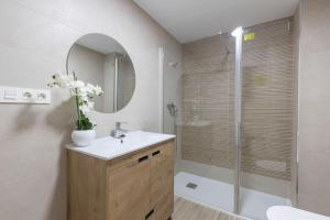 A bathroom at Neptuno Deluxe Még 37 kép