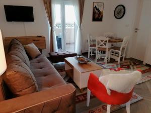 A seating area at Apartman Lenka Zlatar