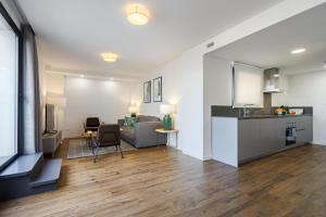 Kuchnia lub aneks kuchenny w obiekcie Feelathome Goya Apartments