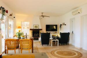 A television and/or entertainment centre at Finca Andi, Entspannung pur!
