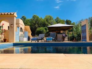The swimming pool at or close to Finca Andi, Entspannung pur!