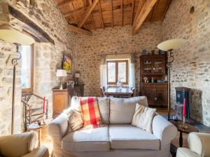 Гостиная зона в Charming holiday home in St Basile with private terrace