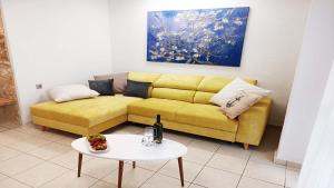 Posezení v ubytování Anastasia Luxury Suites by Xenius Zeus in Nea Flogita