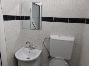 Koupelna v ubytování Apartman Aleksić u samom centru grada