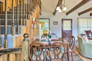 Gallery image of Cozy Blue Ridge Mtn Cabin with Mountain Views! in Busick