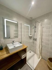 Kúpeľňa v ubytovaní Appartement Cosy Hyper centre WIFI