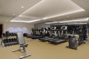 Fitness centrum a/nebo fitness zařízení v ubytování Lazzoni Hotel