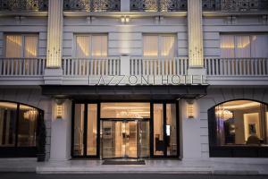 Framhlið eða inngangur Lazzoni Hotel