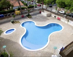 Bazén v ubytování Apartamentos CH 2 nebo v jeho okolí