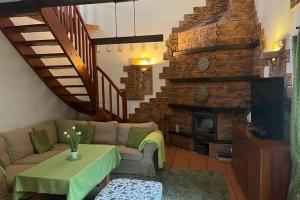 Billede fra billedgalleriet på Comfortable holiday home with garden, by the lake i Podamirowo