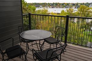Balkón nebo terasa v ubytování The Earl in Charlevoix